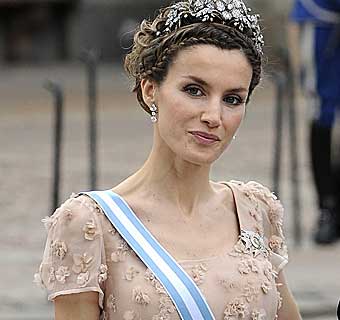 Doña Letizia Ortiz se apunta al ‘nude’ en la boda de Victoria de Suecia