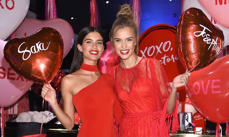 ¿Por qué todas quieren vestir de rojo?