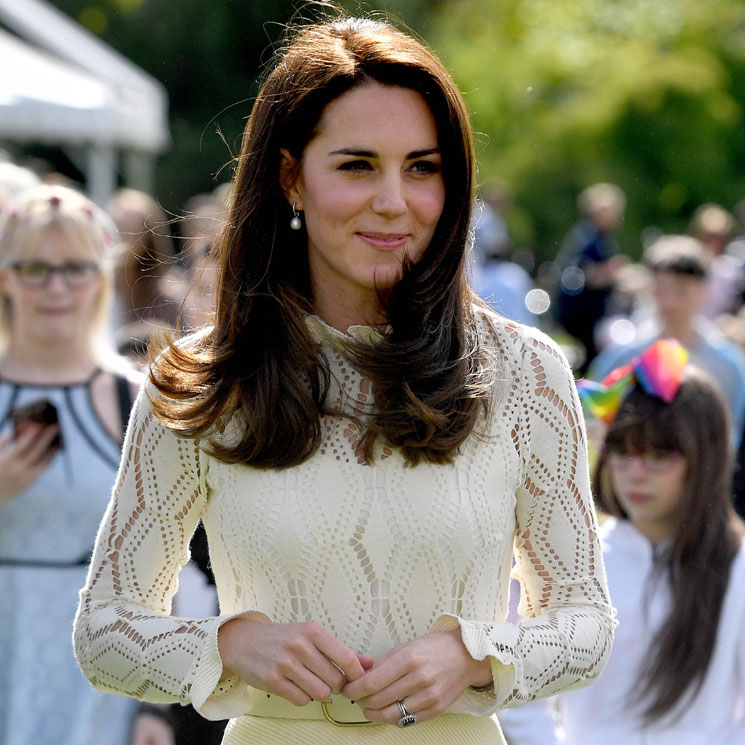 La reina Letizia, la Duquesa de Cambridge... Una semana de 'working looks' y tonos pastel