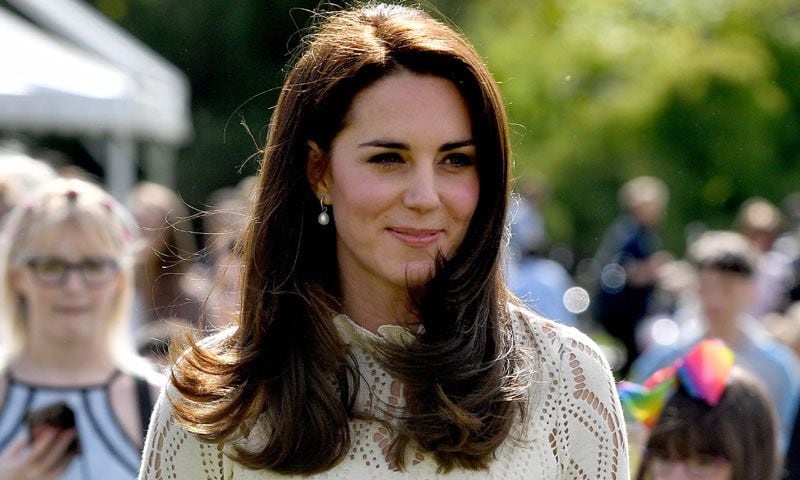 La reina Letizia, la Duquesa de Cambridge... Una semana de 'working looks' y tonos pastel