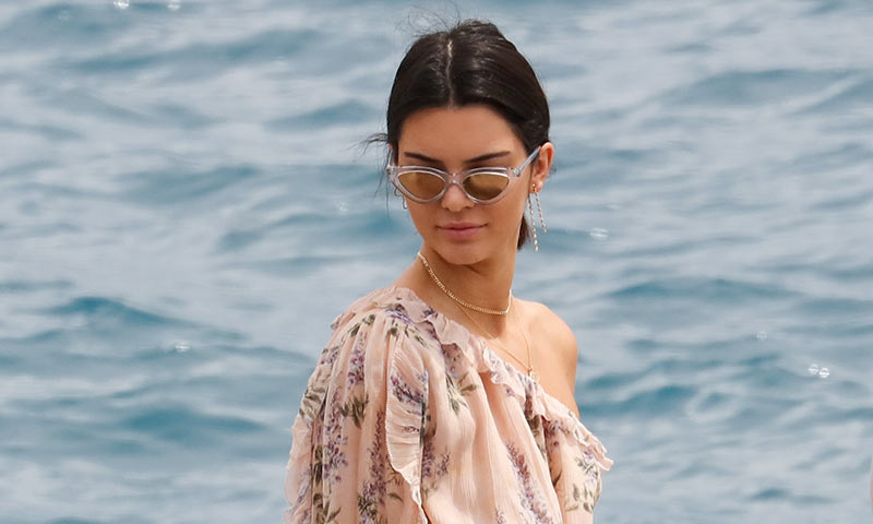 Kendall Jenner enamora con sus 'looks' en alta mar