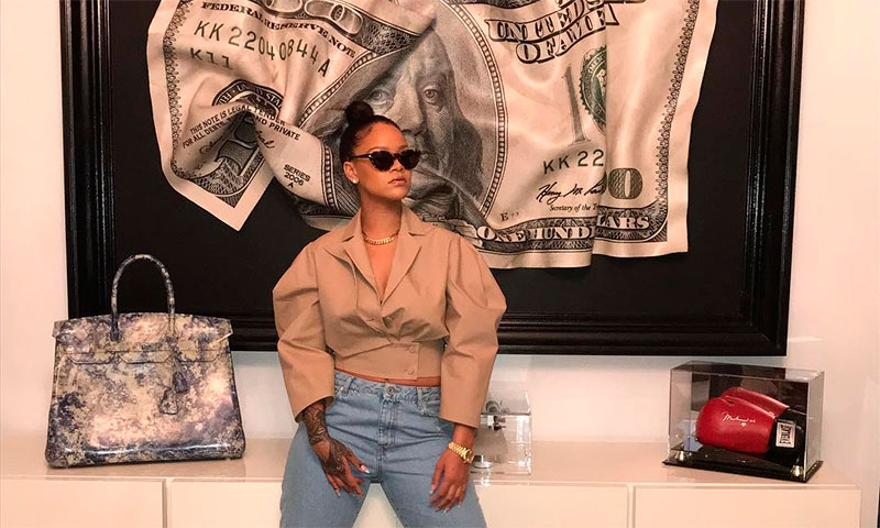 Rihanna y el look con vaqueros que ha copiado a Kaia Gerber