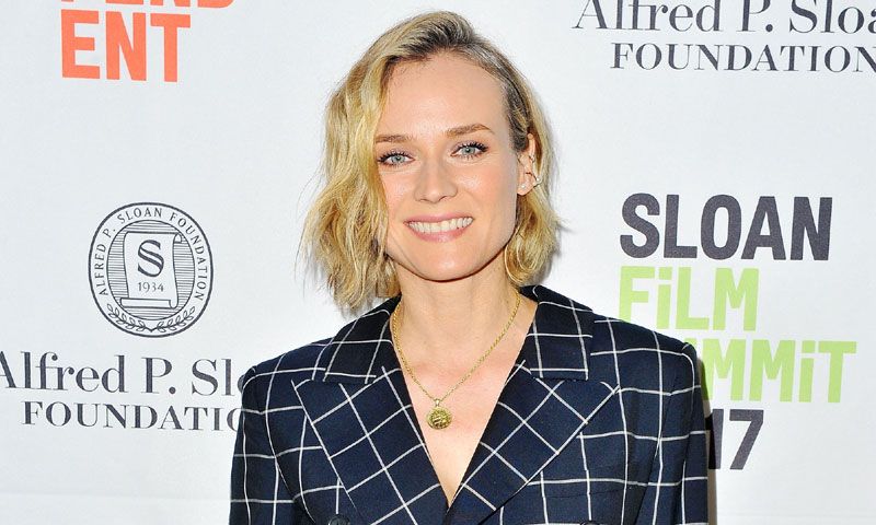 Hay una forma aun más sexi de llevar el 'blazer' y no es con lencería