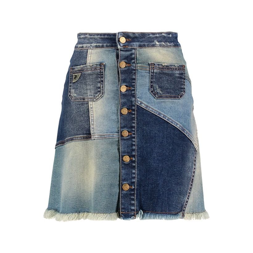 El nuevo código de la falda denim y 9 formas de llevarla esta temporada