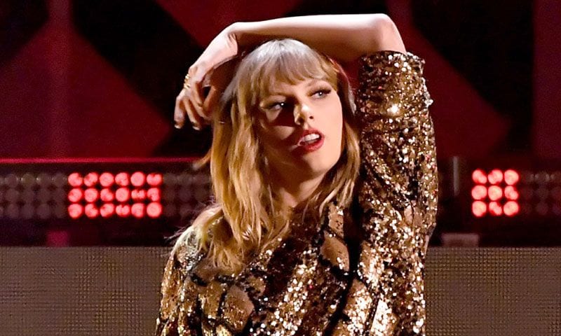 El nuevo calzado fetiche de Taylor Swift es también el más buscado de la temporada