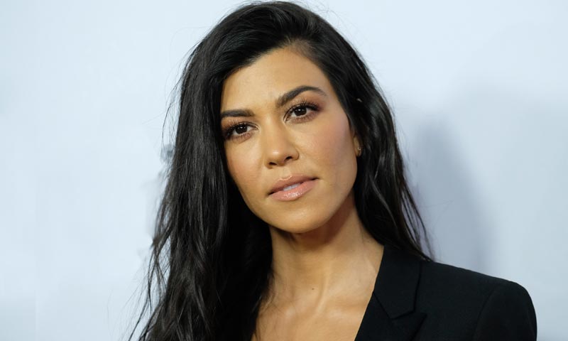 Kourtney Kardashian lo predijo: el bikini-tanga conquistará a las supermodelos