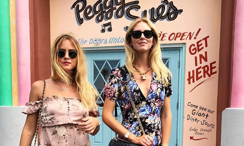 Si eres rubia, las influyentes tienen las claves para que aciertes con tu vestido de fiesta