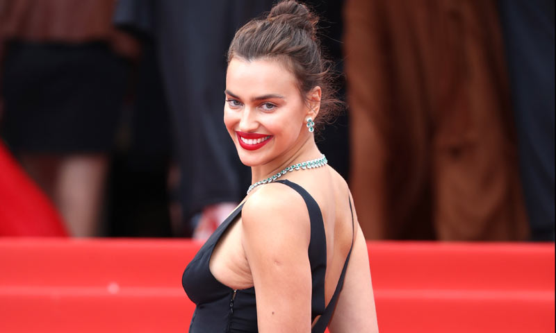 Irina Shayk en Cannes: el escote en V es para todos los tipos de cuerpo