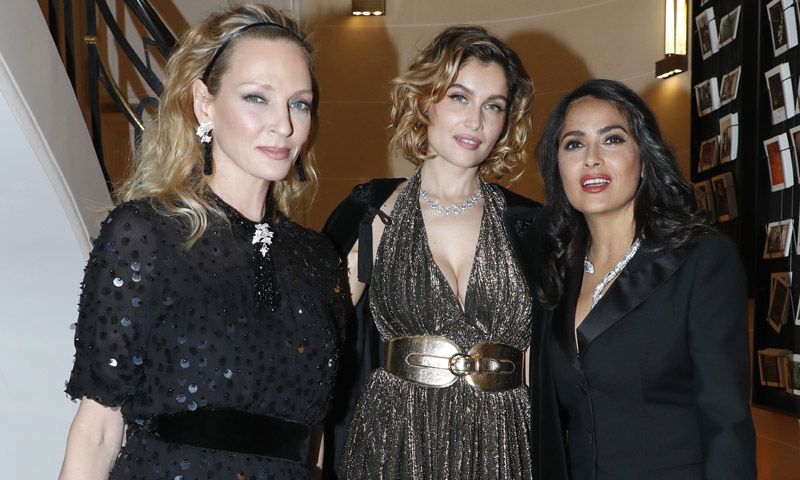 El esmoquin de Salma Hayek y otras 5 ideas para renovar el look de fiesta