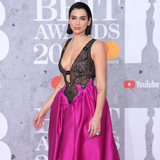De una sensual Dua Lipa a la invitada en vaqueros, los looks más comentados de los BRIT Awards