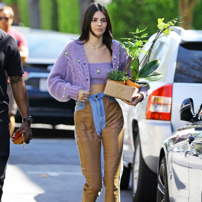 4 formas de llevar jerséis de punto con el estilo de Kendall Jenner