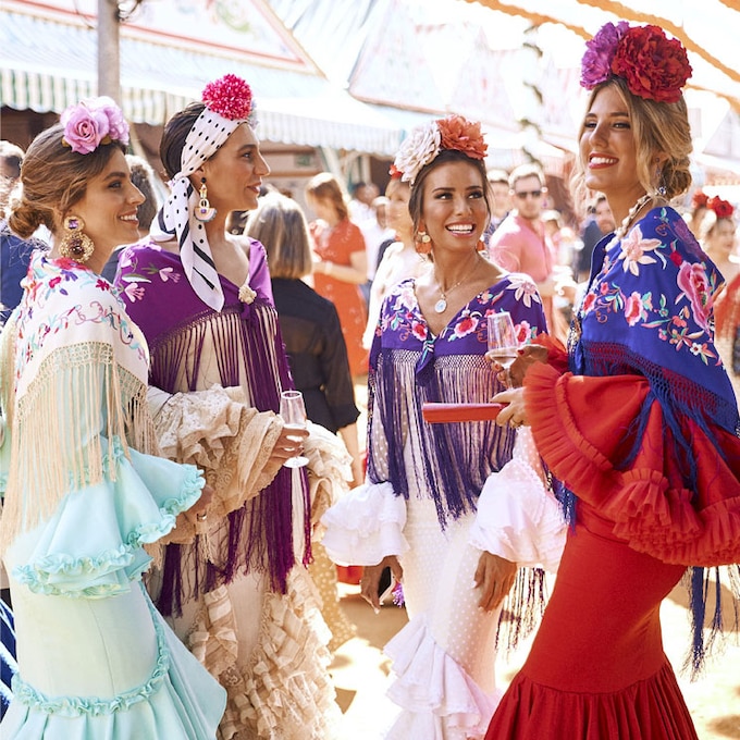 Celebramos la Feria de Abril con las chicas de moda en el Real de Sevilla
