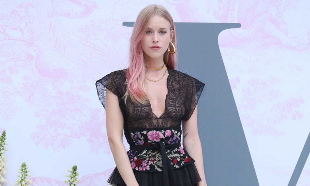 ¡Fiesta de verano! Lady Amelia Windsor y Mary Charteris, o cómo acertar con vestidos opuestos