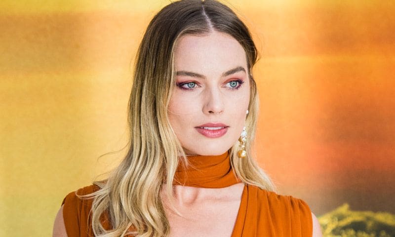 Sabemos cuál es el vestido infalible de Margot Robbie para impactar de fiesta