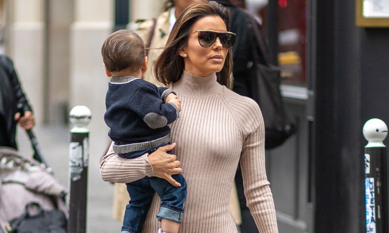 El uniforme de otoño de Eva Longoria: vestidos largos y botas altas