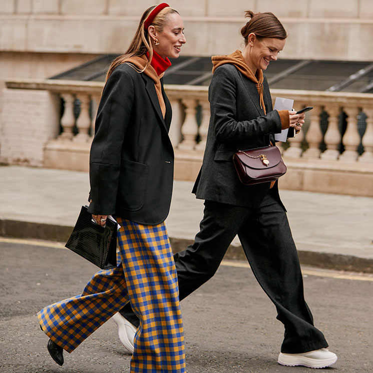 Cómo combinar tus sudaderas para conseguir un look 10 en el trabajo