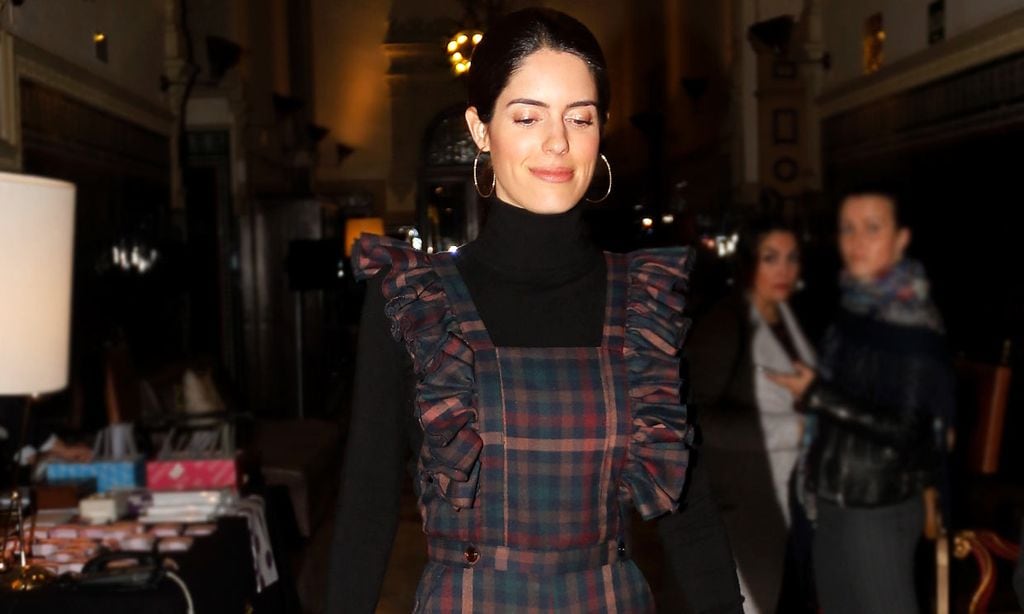 Sofía Palazuelo conquista Sevilla con un look asequible y 'made in Spain'