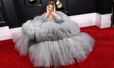 El look princesa de Ariana, los flecos de Rosalía y otras comentadas elecciones de los Grammy