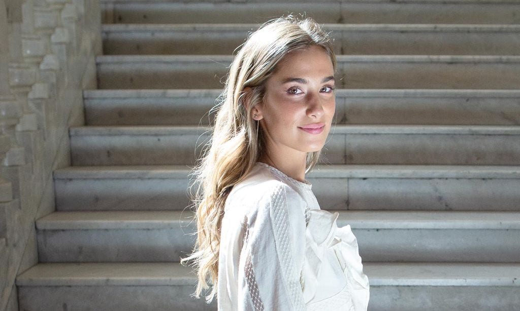 La chaqueta de Zara de María Pombo que conecta con el María Pombo lleva la blusa más ideal y boho de Zara | Blusa