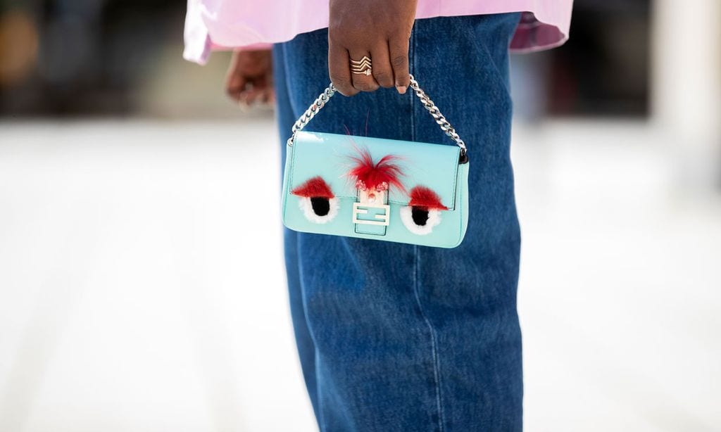 Los bolsos 'mini' de tendencia para llevar lo necesario e ir cómoda