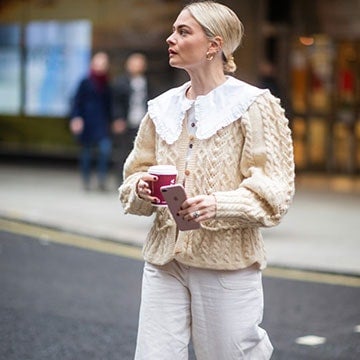 Te enseñamos a llevar el 'top' de cuello 'bobo' en tus looks de otoño -  Foto 1