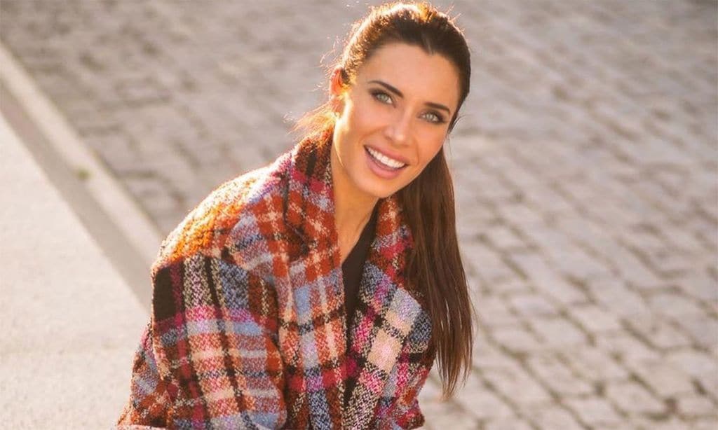 Pilar Rubio rompe las reglas de estilo y rediseña el look 'working'