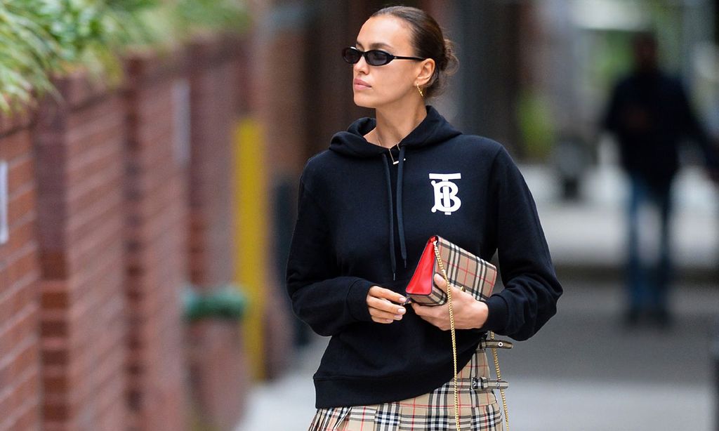 Irina Shayk se apunta a la revolución del chándal como Katie Holmes y Georgina Rodríguez