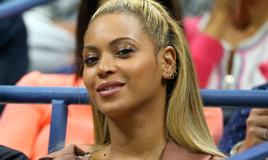 Beyoncé presume de curvas en su última sesión de fotos... ¡en bañador!