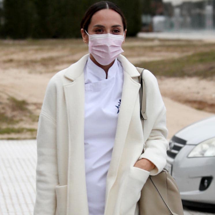 Tamara Falcó y Sandra Gago, unidas por las zapatillas blancas que adelantó Sara Carbonero