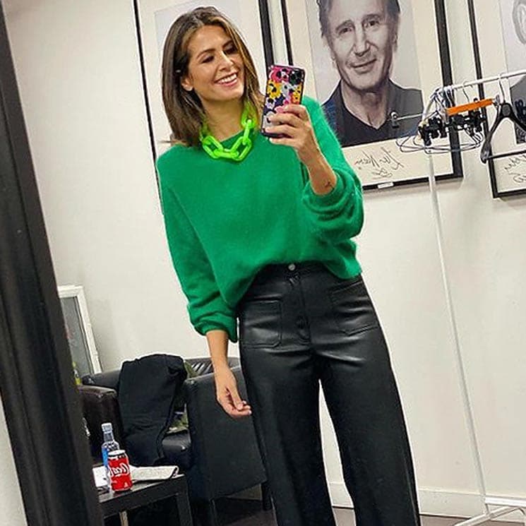 Nuria Roca se compra en Zara los pantalones de cuero que enamorarían a doña Letizia