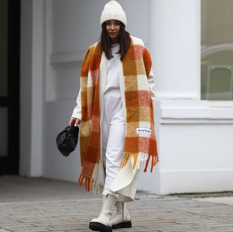 8 ideas para dar un giro a la forma de llevar tu bufanda