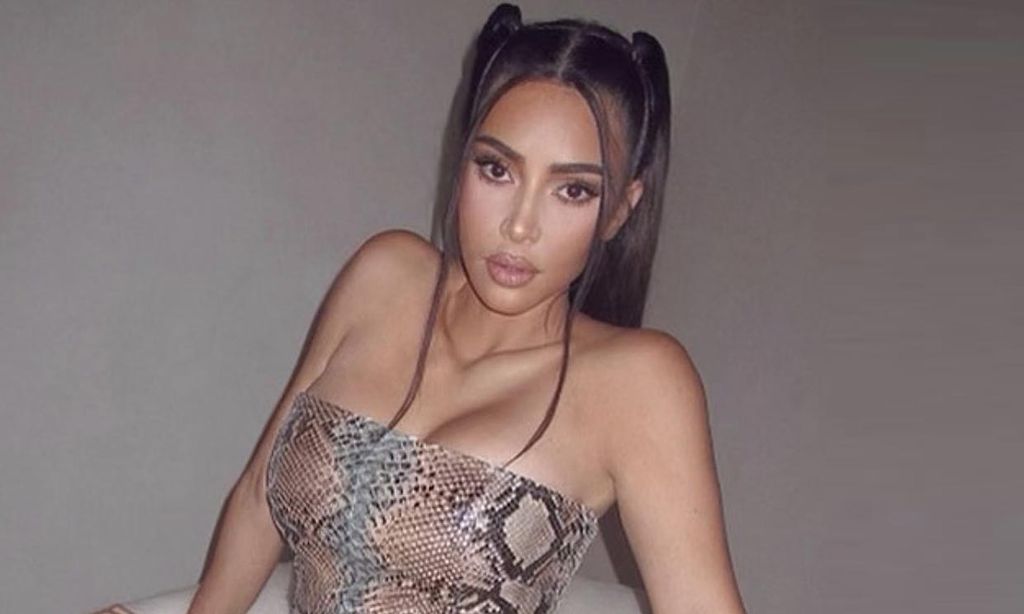 El look con el que Kim Kardashian ha logrado una propuesta ¡para ser la sexta 'Spice Girl'!