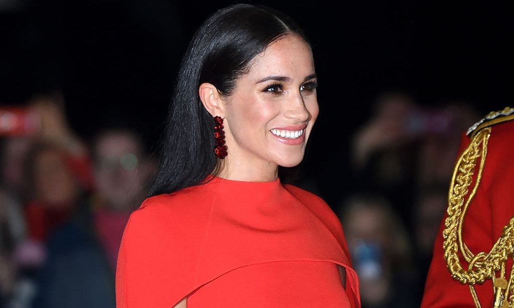 El vestido rojo de Meghan conquista Hollywood: ¿Qué conocida actriz también lo ha llevado?