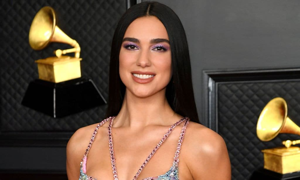 ¿Qué exitosa cantante ya llevó el vestido 'mariposa' de Dua Lipa hace 21 años?