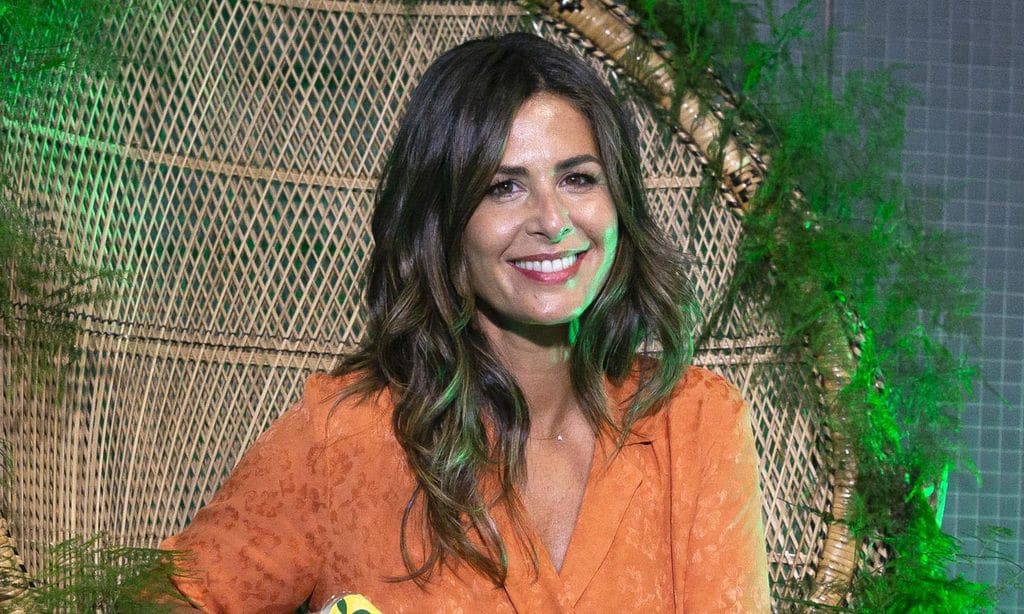 Anotamos las lecciones de estilo de Nuria Roca por su 49 cumpleaños