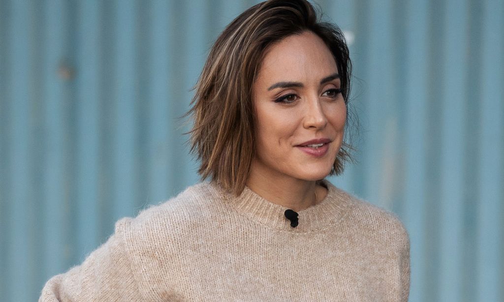 Vaqueros anchos: copia el truco de Nuria Roca y Tamara Falcó para estilizar todos tus looks