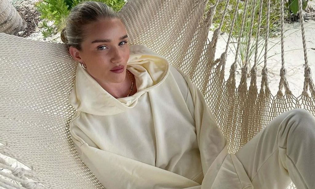 ¿Llevar chándal incluso en verano? La última ocurrencia de Rosie Huntington-Whiteley