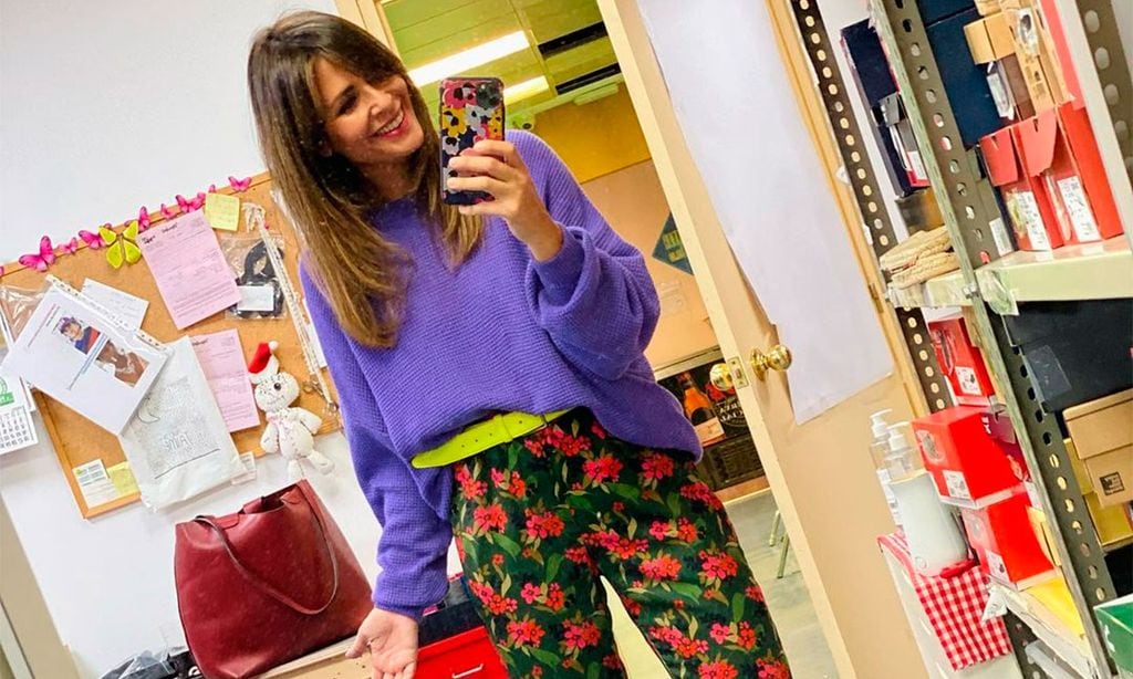 El look 'imposible' de Nuria Roca con sus nuevos pantalones de flores