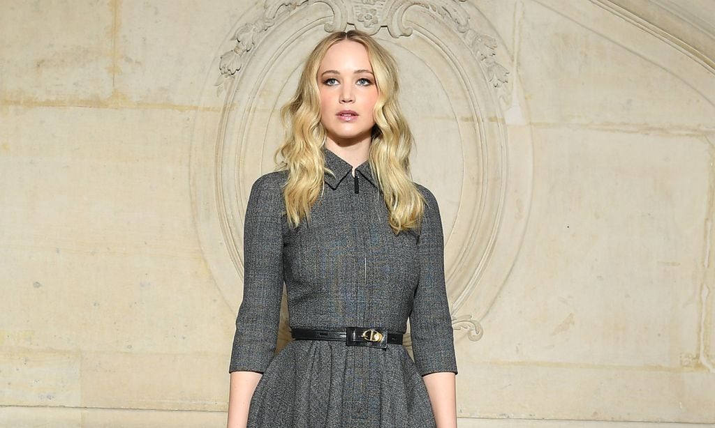 Enamórate como Jennifer Lawrence del vestido con 'efecto fit' de doña Letizia