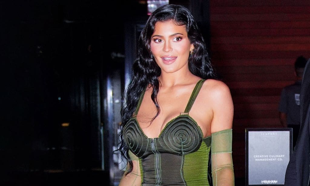 El armario 'vintage' de Kylie Jenner que en su día llevaron Madonna y Naomi Campbell