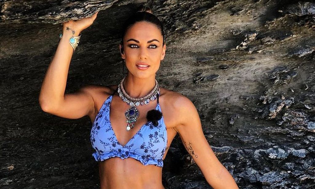 Lara Álvarez vuelve a impactar con sus looks en 'Supervivientes'