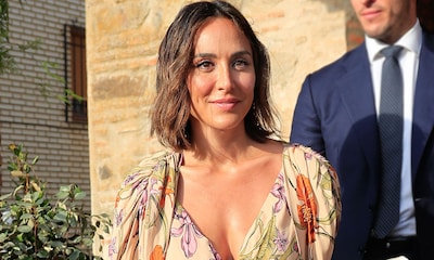 Tamara Falcó elige un vestido 'wrap' de sello español para anunciar su último proyecto