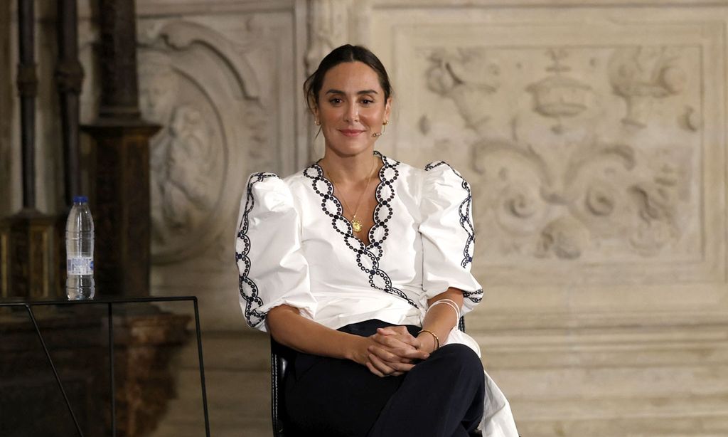 Tamara Falcó compra en las rebajas la blusa bordada de diseño 'vintage' que hace tipazo