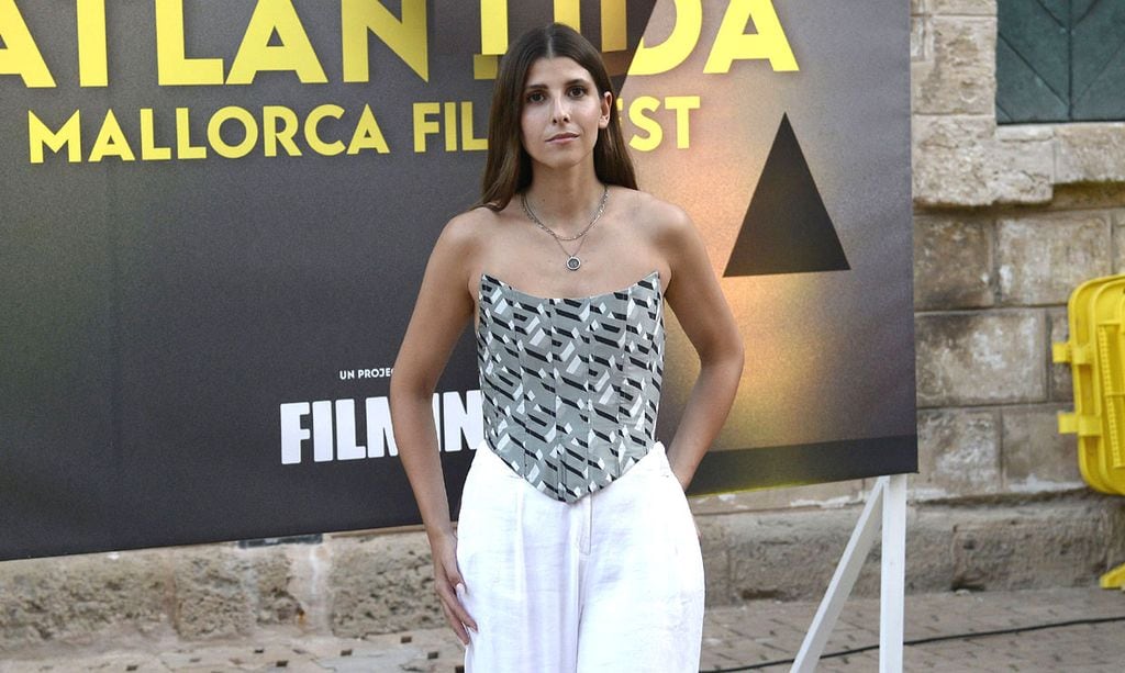 Mafalda de Bulgaria, una princesa moderna con top corsé y los pantalones anchos que más estilizan
