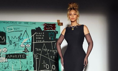 Beyoncé se convierte en Audrey Hepburn con un vestidazo negro y joyas de casi 150 años
