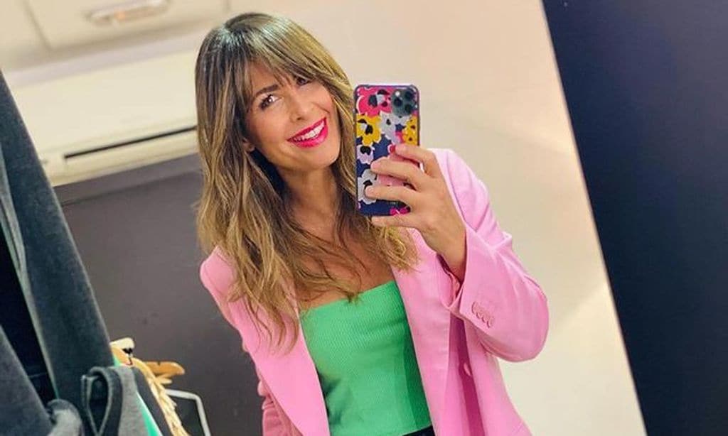 Nuria Roca con blazer rosa