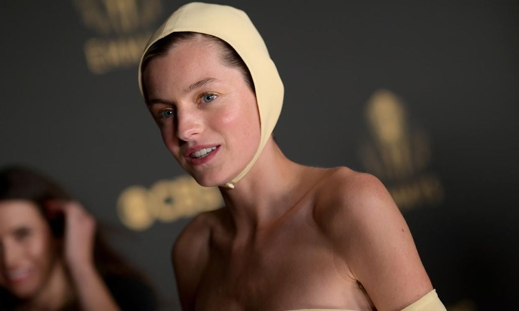 Emma Corrin y Anya Taylor-Joy, un duelo de estilo con los looks más virales de los Emmy