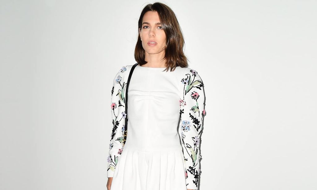 Carlota Casiraghi, protagonista en el desfile de Chanel con un minivestido y botines 'slingback'