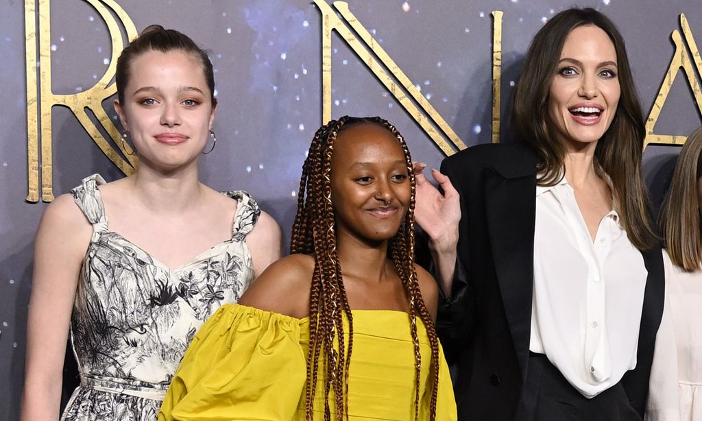 Angelina Jolie le presta también a su hija Shiloh uno de sus vestidos de alfombra roja