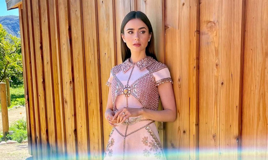 Las botas favoritas de Lily Collins en 'Emily in Paris' son de Adriana  Abascal